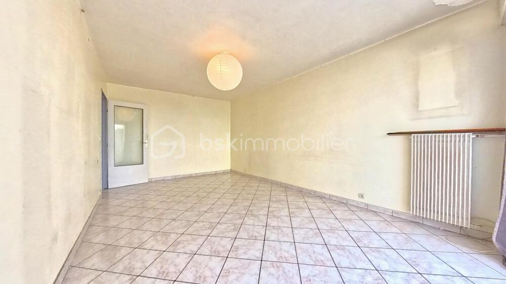 2 pièces avec balcon à 2 min du RER E  Idéal 1er achat ou investissement