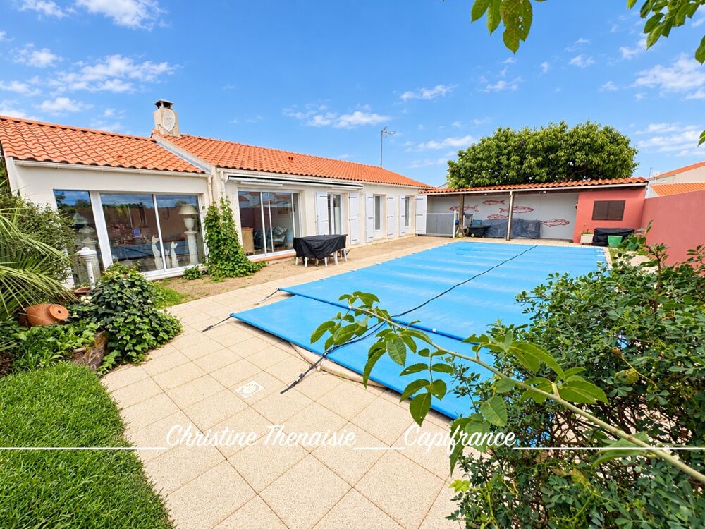 Vente Maison Maison à vendre Plain-Pied - 3 chambres - Garage - Piscine chauffée - Centre Ville SAINT GILLES CROIX DE VIE (85) Saint gilles croix de vie