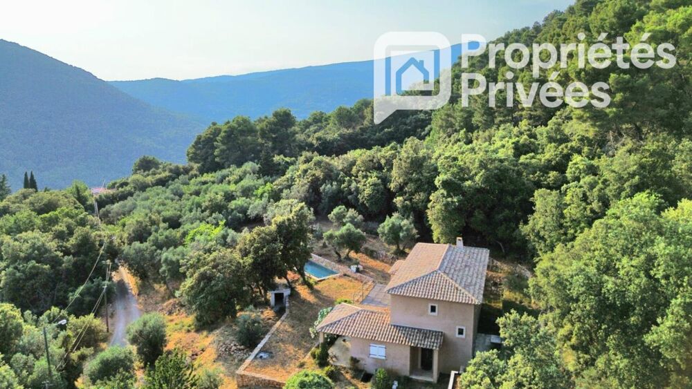 Claviers , Var . Villa contemporaine avec vue dégagée, piscine et terrain de 5800 m²