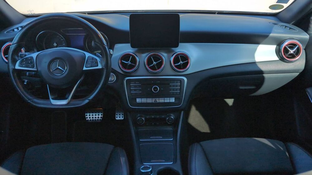 Classe GLA 200 d 136 7G-DCT Fascination - Automatique Toit ouvrant 2018 occasion 31200 Toulouse