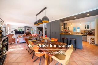  Villa à vendre 8 pièces 211 m²