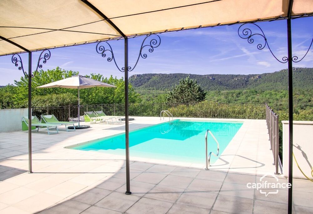 Maison d'hôtes de charme avec piscine à vendre à BAGNOLS EN FORET (83)
