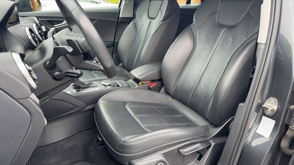 Q2 35 TFSI 150 S tronic 7 Design Luxe - Premi&egrave;re main Entretien 2020 occasion 73000 Chambery