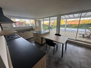  Maison  vendre 6 pices 240 m