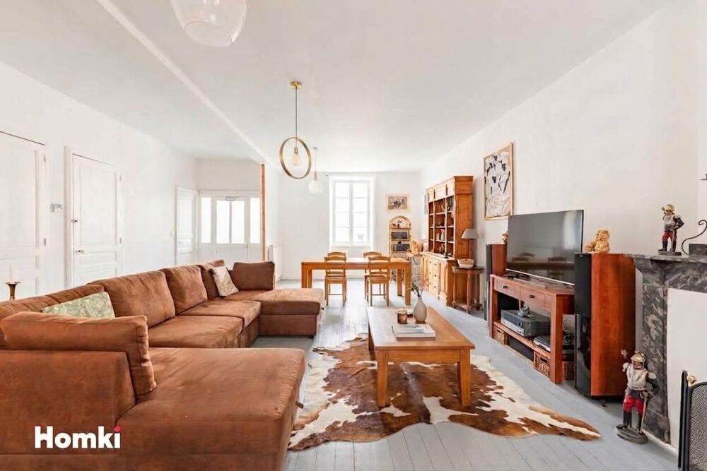 Maison de village de charme : lart de recevoir et de se retrouver / Charming Village House: The Art of Hosting and Gathering