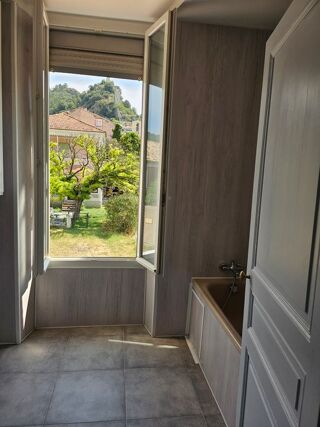  Appartement à louer 3 pièces 66 m²