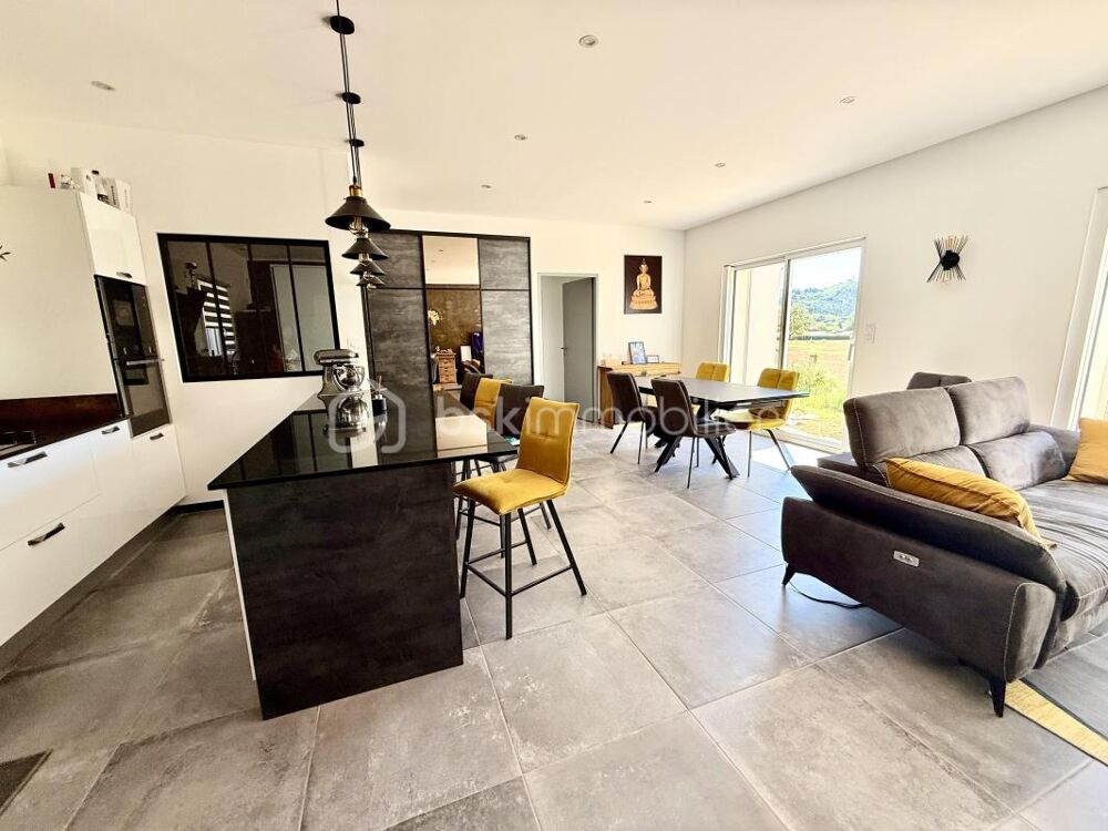 À VENDRE VILLA MODERNE 89M2 - 3 CHAMBRES + GARAGE - SUR 750 M2 DE TERRAIN À GRÉOUX LES BAINS