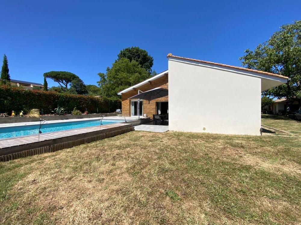 Vente Maison Maison familiale 4 chambres, avec piscine, dépendance, et vue dégagée Escoussans
