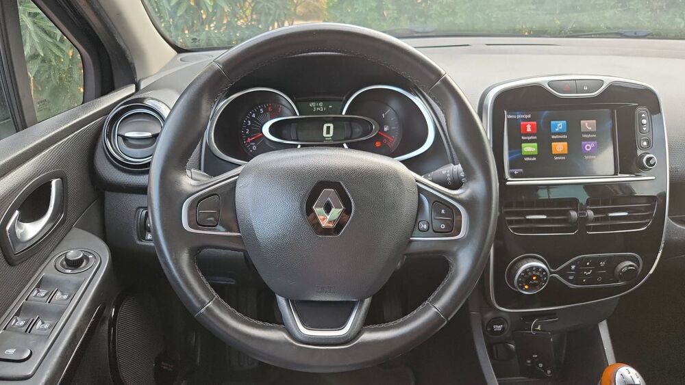 Clio 0.9 TCe 90 Intense - Entretien constructeur 2016 occasion 83600 Frejus