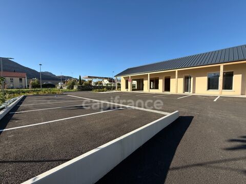   Locaux commerciaux emplacement stratégique, forte visibilité 