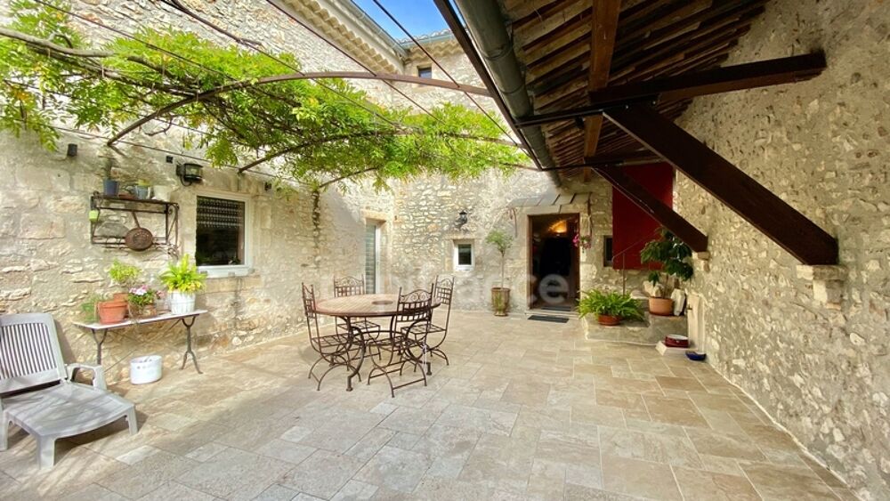 Dpt Gard (30), à vendre proche de BARJAC, aux portes de l'Ardèche, ancien Mas avec gîtes de 350 m² - Terrain de 5 000 m² avec pi