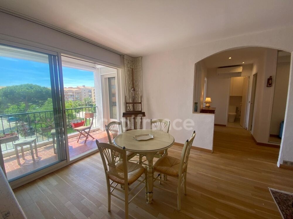 Appartement à vendre 2 pièces HYERES (83) - Port de Hyères - Parking - Terrasses - Cave