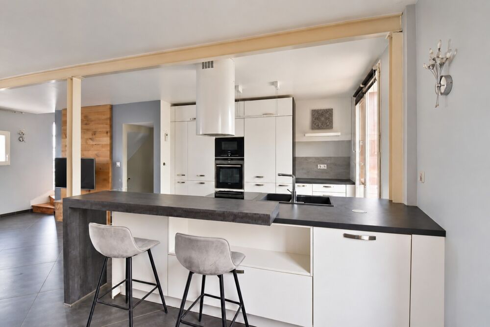 Vente Maison Maison 5 pièces Epinay sur Orge - véranda - sous-sol total - grand garage de 25m² - dépendance dans le  jardin Epinay sur orge