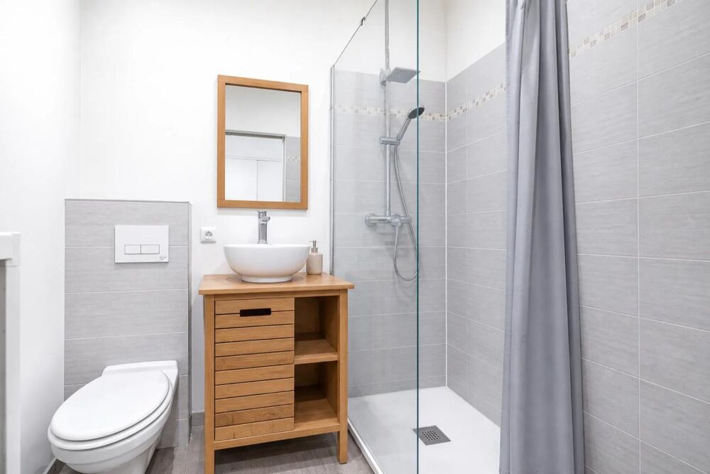 83600 - FREJUS - CENTRE-VILLE - 1 PIÈCE - 1 CHAMBRE - 26.0 M² - IDEAL INVESTISSEUR