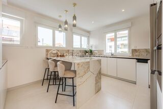 Duplex/triplex à vendre 5 pièces 142 m²
