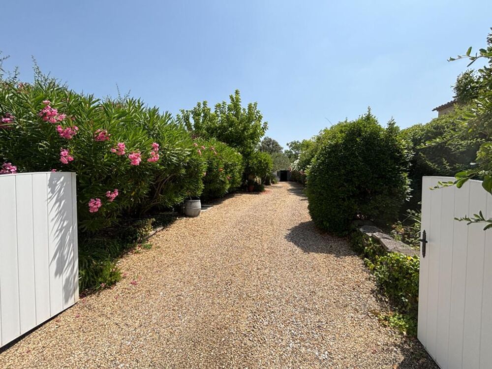 Vente Maison À Uzès, une maison au charme singulier dans un écrin de nature Uzes