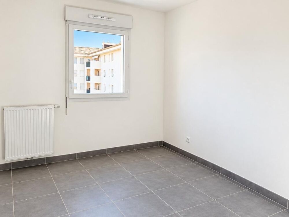 Location Appartement Beau T2 avec terrasse et parking à LA SEYNE SUR MER La seyne sur mer
