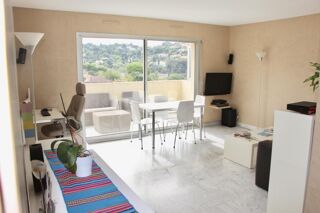  Appartement à louer 3 pièces 60 m² Vallauris