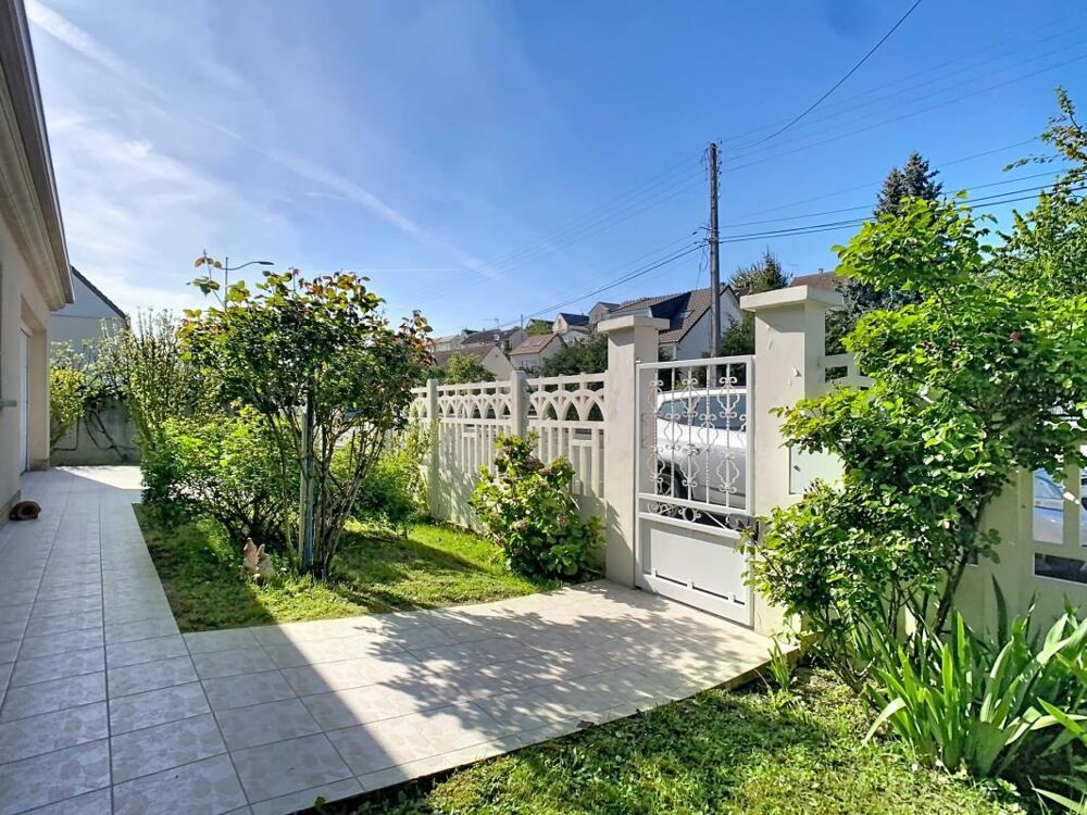 Vente Maison 2 maisons (286 m² habitables/352 m² au sol en tout) sur un terrain de 850 m² à 20 MN à pieds du RER D 