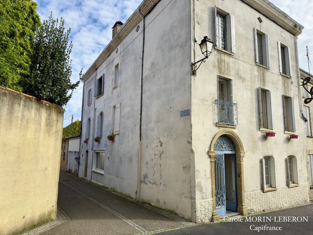 Maison bourgeoise 320 m² habitables, 7 chambres, cour