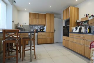  Maison à vendre 8 pièces 211 m²