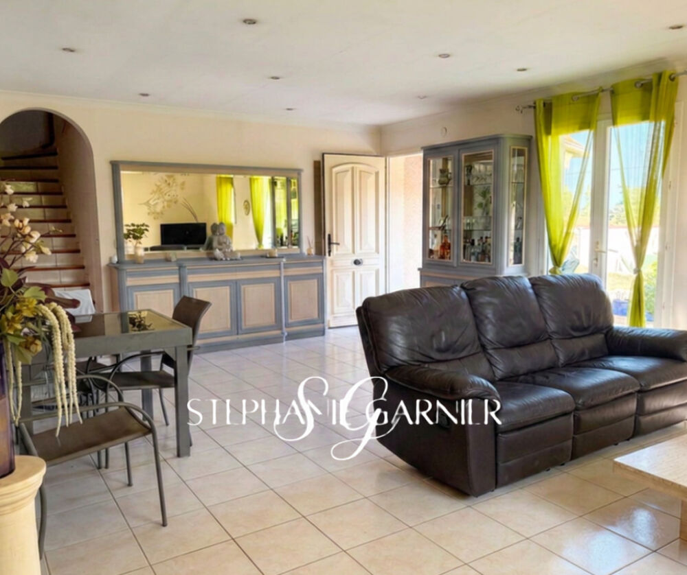 Villa 4 faces, grand jardin et garage