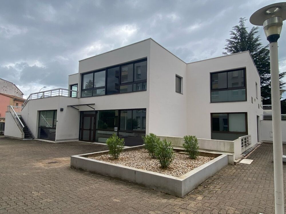   A VENDRE - ENSEMBLE IMMOBILIER 