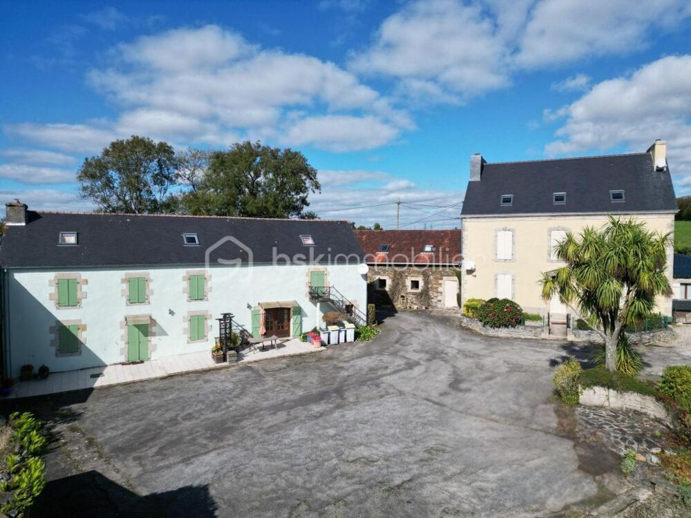 Ensemble immobilier comprenant une maison d'habitation et 3 gîtes
