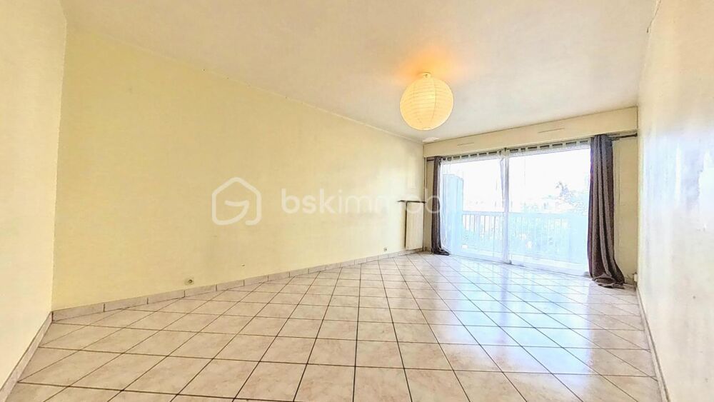 2 pièces avec balcon à 2 min du RER E  Idéal 1er achat ou investissement