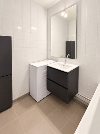  Appartement à louer 3 pièces 56 m²