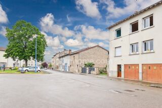  Immeuble à vendre 6 pièces 136 m²