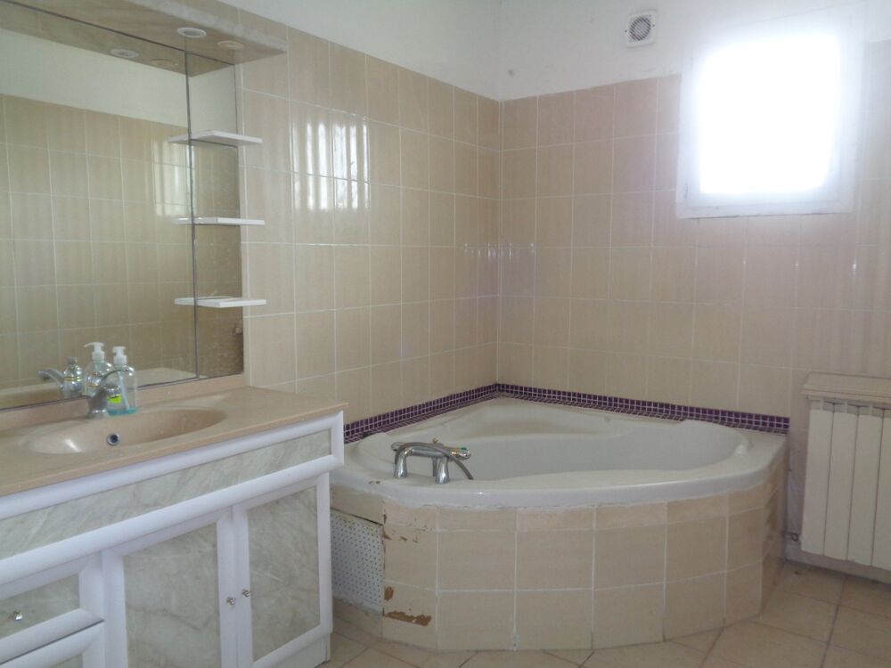 Maison à vendre SAINT GENIS DE SAINTONGE (17) 9 pièces 223m2 Parcelle 2000 m2