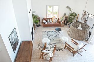 Vente Maison Maison de caractère avec piscine 5 pièces au cœur des vignes, double garage, 6000m2 terrain plat arboré, magnifique vue dans un Pourrieres