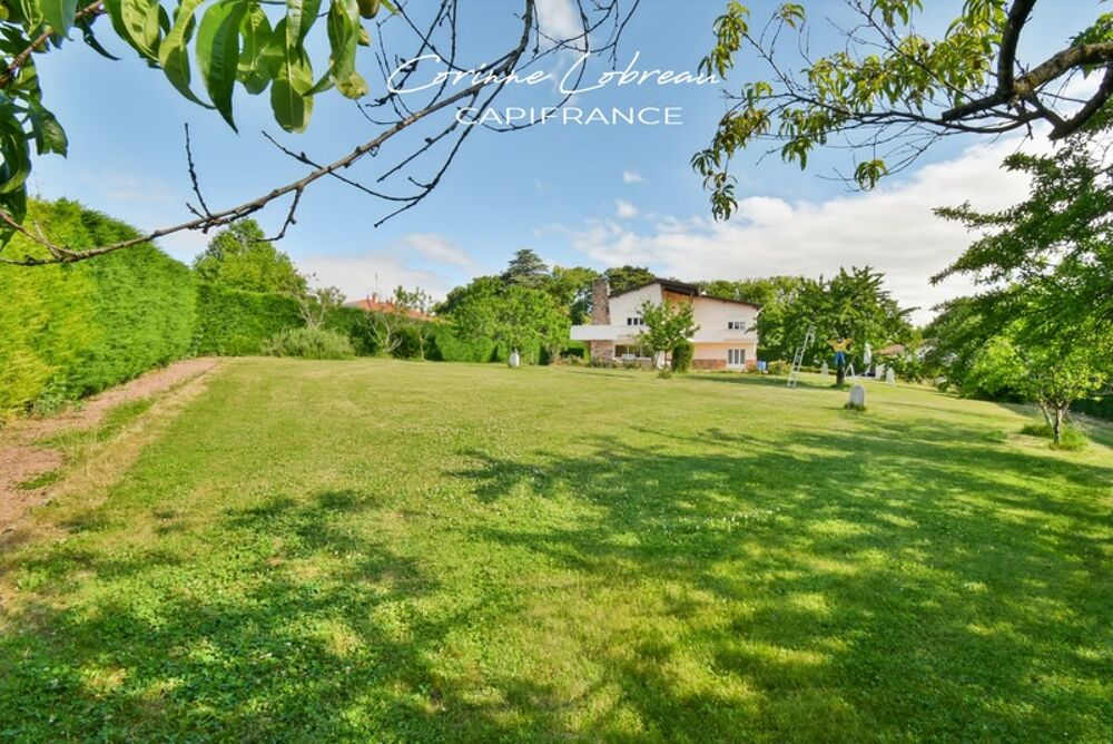 Maison à vendre 8 pièces CHARNAY LES MACON (71)