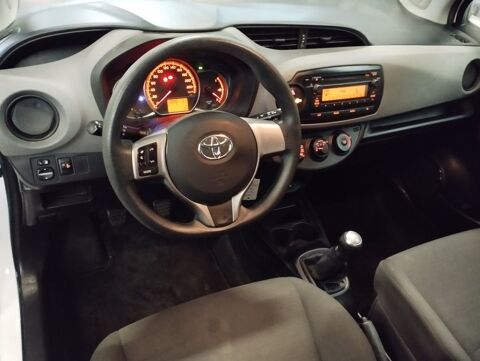 Yaris 69 VVT-I ACTIVE 2014 occasion 06640 Saint-Jeannet