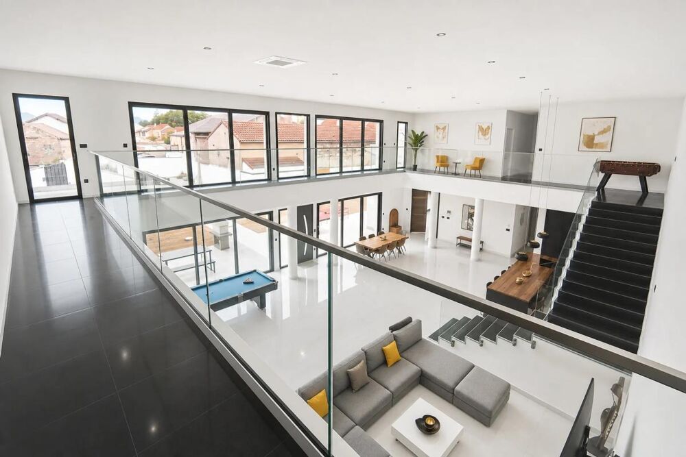 Vente Villa Villa unique avec piscine intérieure et porte historique Le cheix sur morge