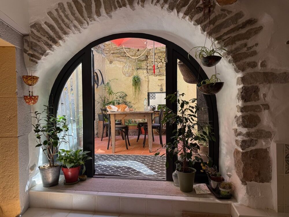 Maison de village rénovée avec patio et terrasse tropézienne  Siran (Minervois)