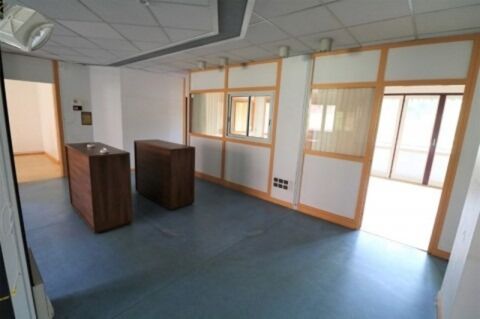 Immeuble &agrave; louer proche de SAINT JEAN D'ARDIERES (69) Immeuble &agrave; destination d'un op&eacute;rateur priv&eacute; ou d'un bailleur social 6100 69400 Villefranche sur saone