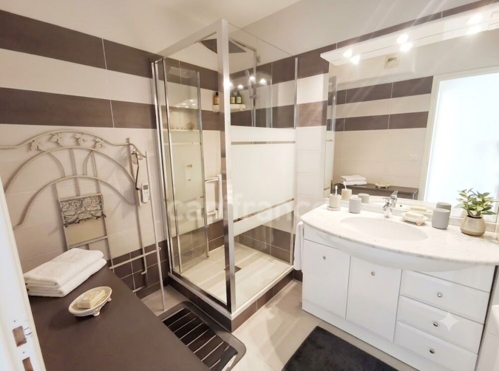 Et si votre offre était la bonne ? Beau T4 lumineux de 86 m², 3 chambres, 2 extérieurs, parking et ascenseur. Propriétaire ouver