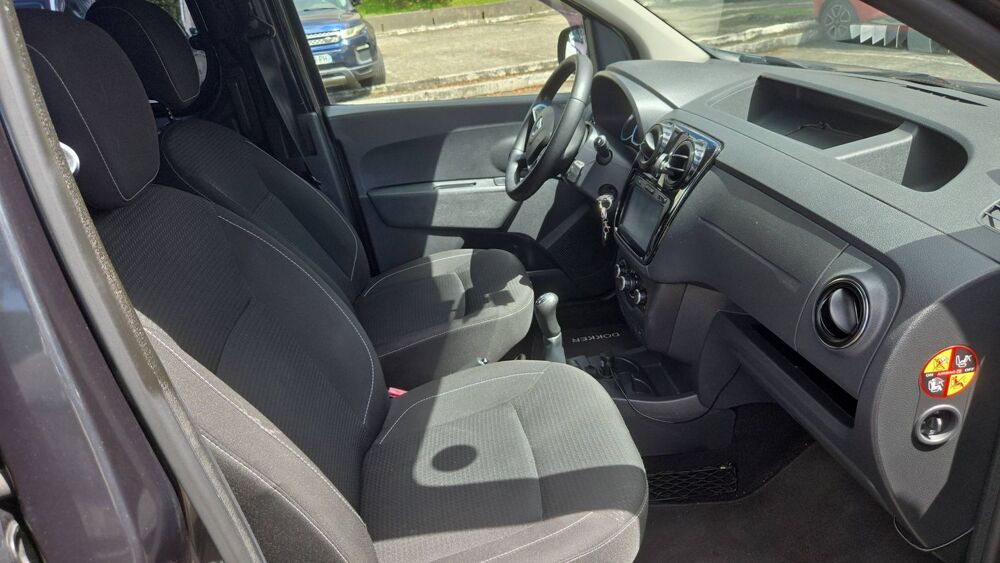 Dokker 1.2 TCe 115 Stepway 2018 occasion 97200 Fort De France