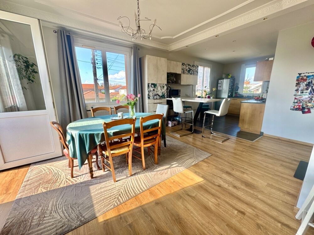 Vente Maison ROANNE (42)Maison de 152m², terrain de 638m²,  6 pièces dont  3 chambres Roanne