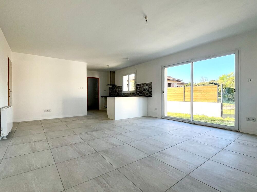 Maison moderne avec jardin  4 pièces  447 m² de terrain