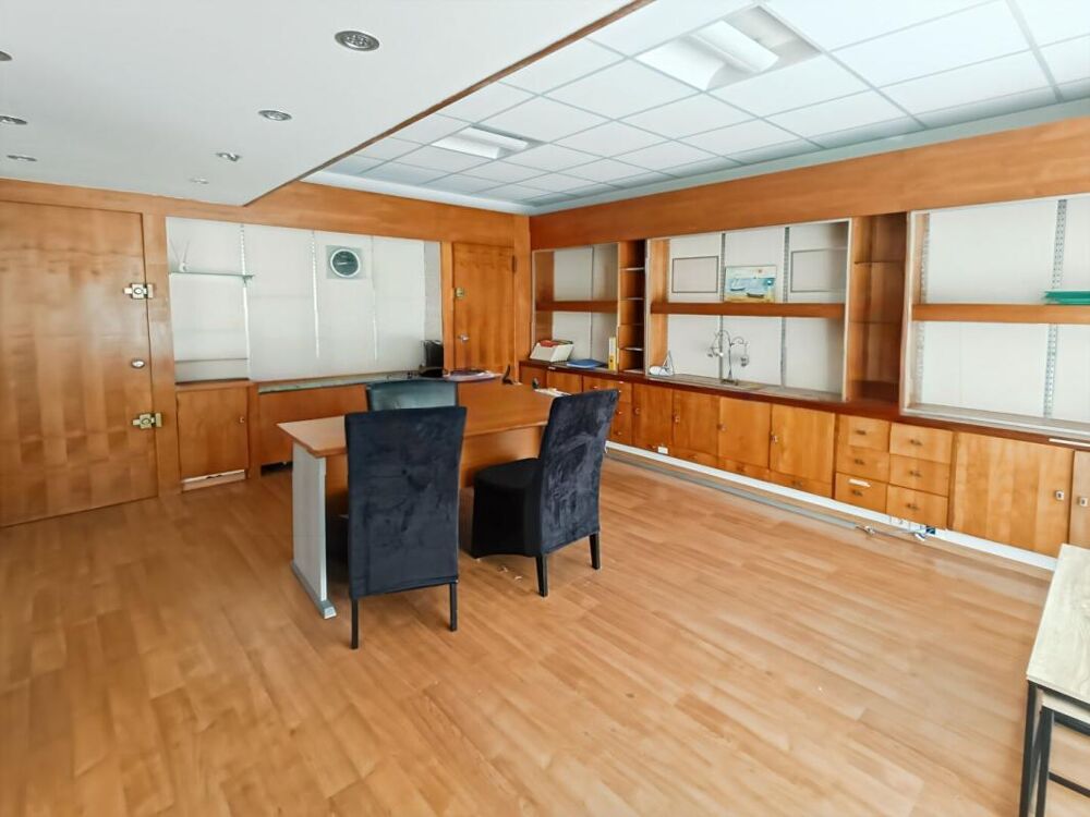 Vente Maison Ensemble Immobilier Local commercial + appartement en duplex, avec courette Etampes