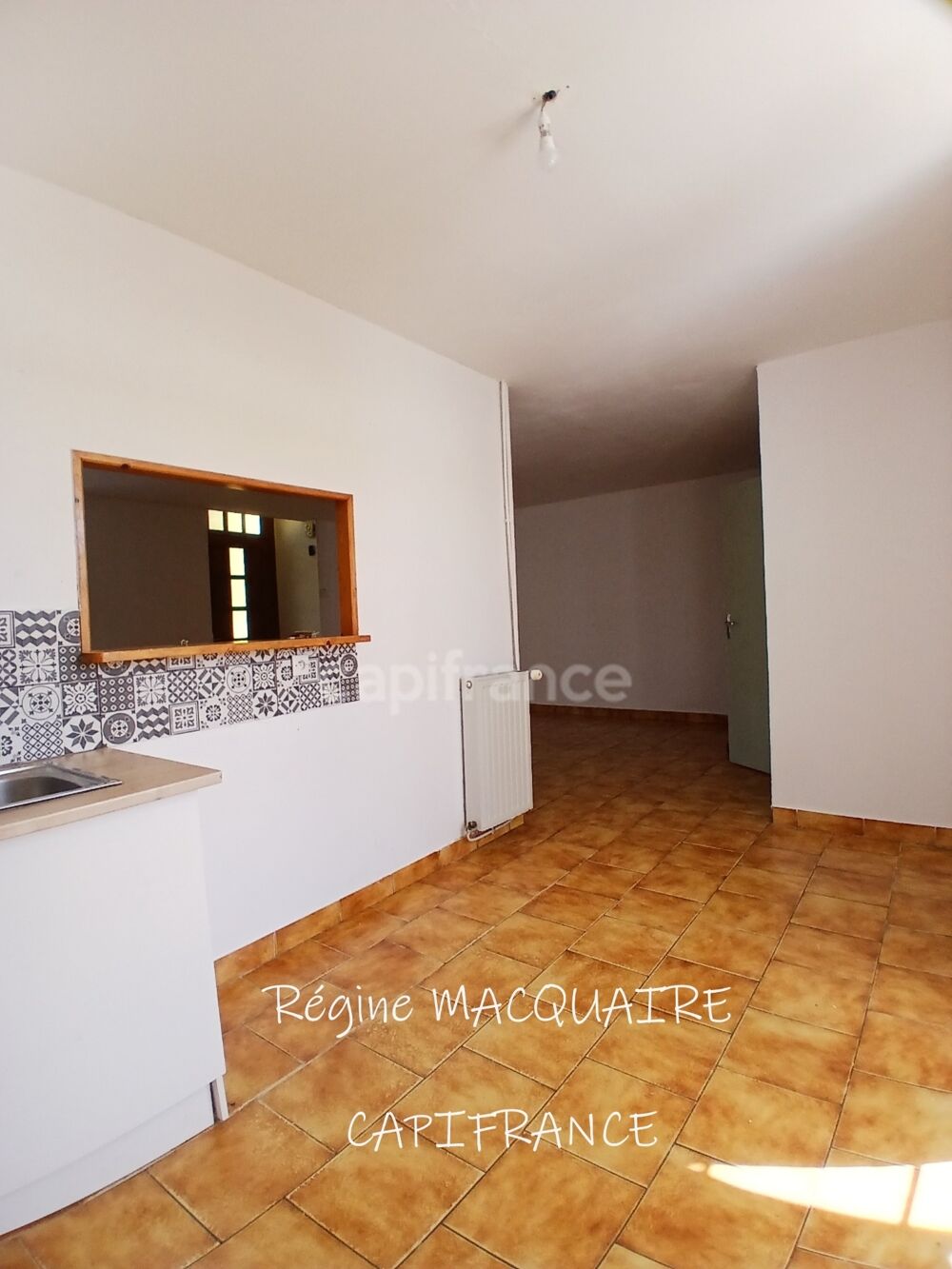 Maison à vendre 4 pièces SOURDEVAL (50) : 3 chambres, garage et extérieur privatif