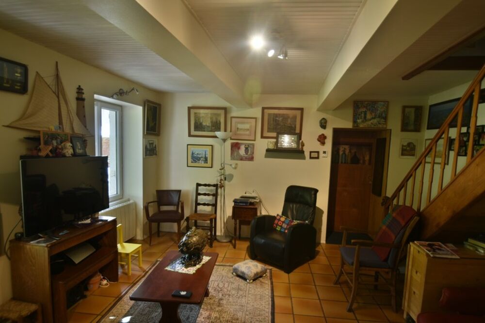 proche Chauffailles - Maison pierre - 7 piéces dont 4 chambres- 137m²