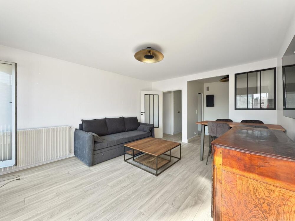 Location Appartement 2 pièces meublé au 8e étage avec vue dégagée - Jourdain Paris 20