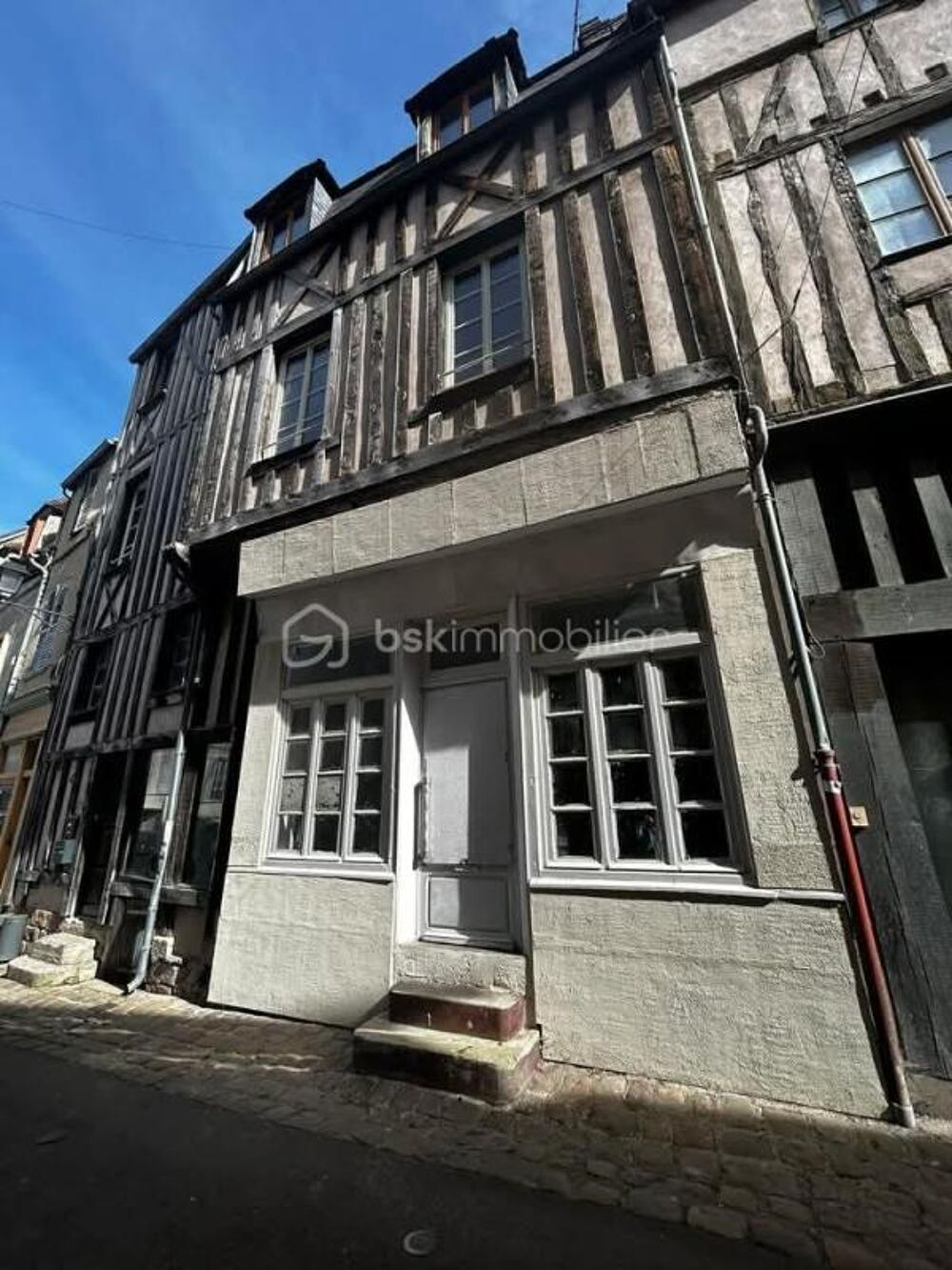 Vente Immeuble Immeuble de rapport à vendre à Joigny – Centre historique – 3 lots – Rentabilité attractive Joigny