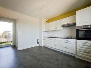  Immeuble à vendre 15 + pièces 304 m²