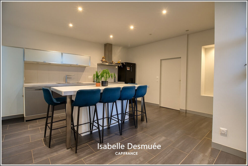 Vente Maison Maison familiale 4 chambres avec cour et stationnement – Proche gare – Tullins Tullins