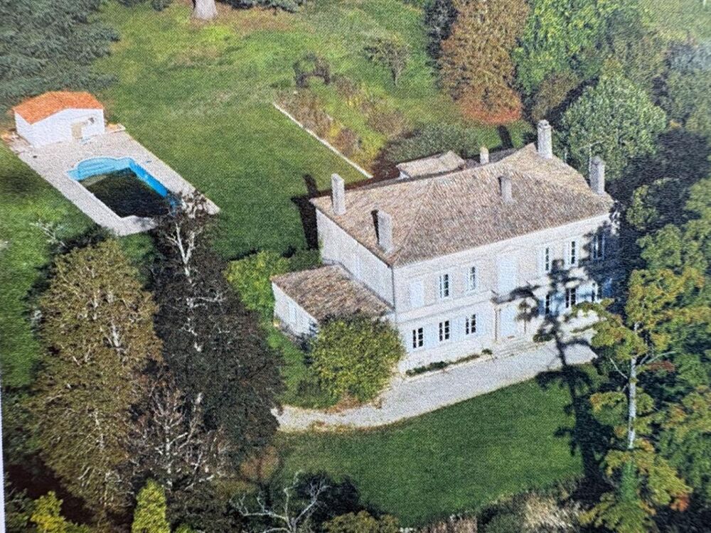   SAUVETERRE DE GUYENNE - Propriété d'Exception : Le charme néo-classique 